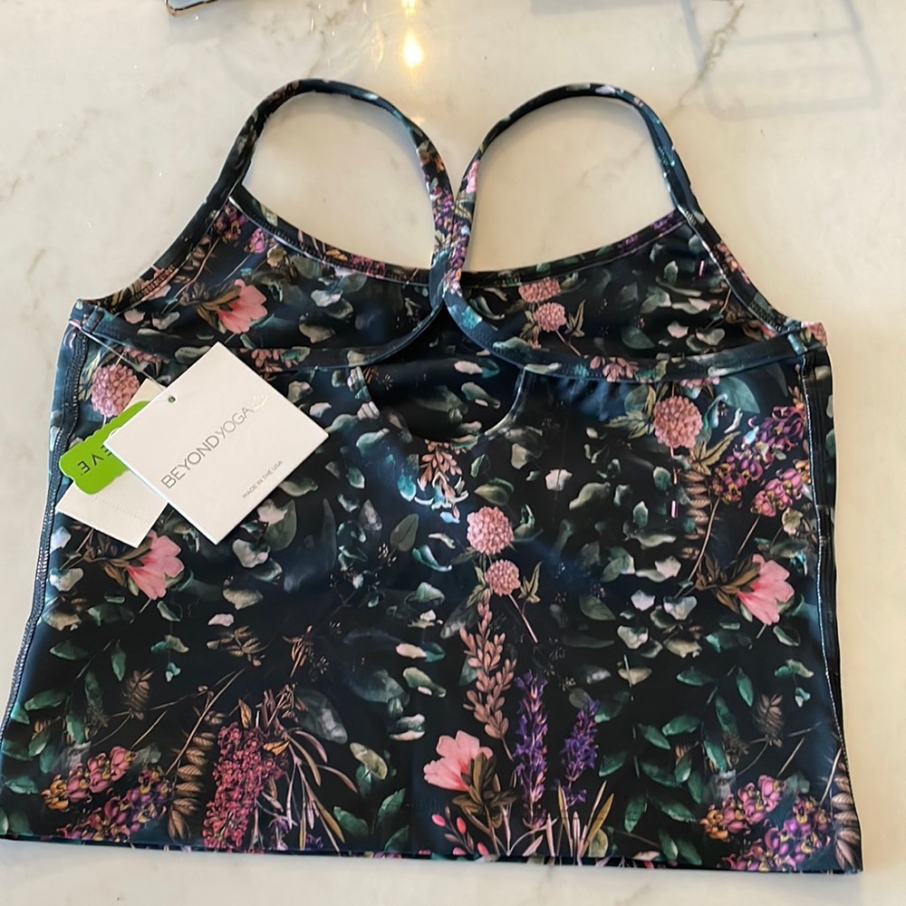 NWT Beyond Yoga Crop Tank